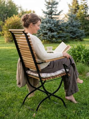 klassischer-bequemer-ITER®Gartenstuhl<br />KI-generiert